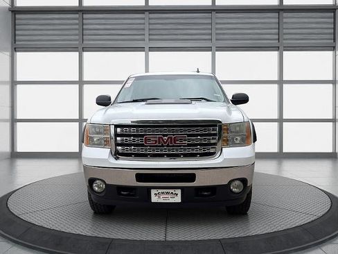 Used 2014 GMC Sierra 2500 SLE w/ SLE Preferred Package AWD/4WD image 9