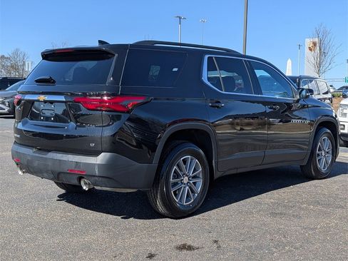 Used 2023 Chevrolet Traverse LT image 4