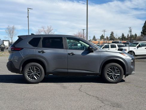 Used 2023 Nissan Rogue S image 8