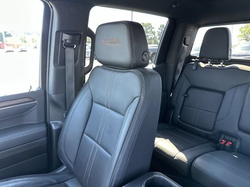Used 2023 Chevrolet Silverado 1500 High Country AWD/4WD image 12