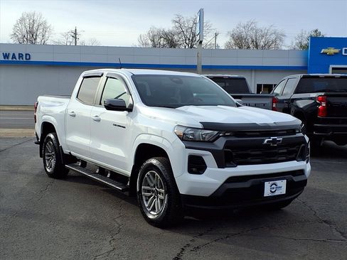 Used 2023 Chevrolet Colorado LT w/ LT Convenience Package image 5