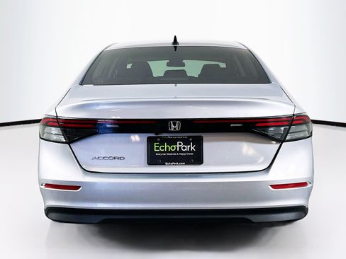 Used 2025 Honda Accord SE image 7