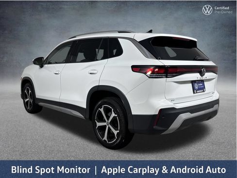 Used 2025 Volkswagen Tiguan SE AWD/4WD image 8