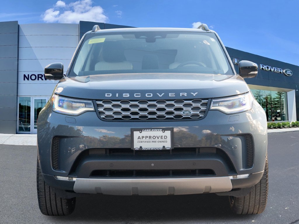 Certified 2025 Land Rover Discovery S AWD/4WD image 2