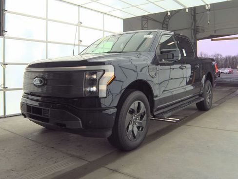 Used 2022 Ford F150 Lightning Lariat image 1
