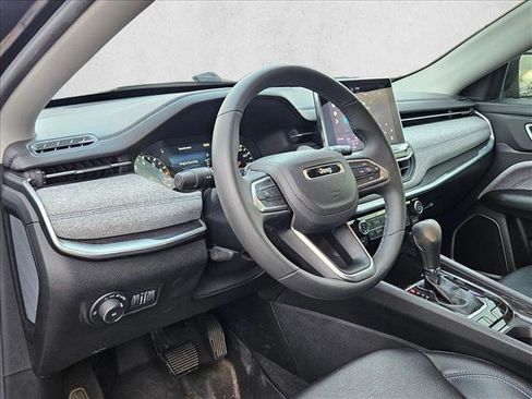 Used 2022 Jeep Compass Latitude image 11