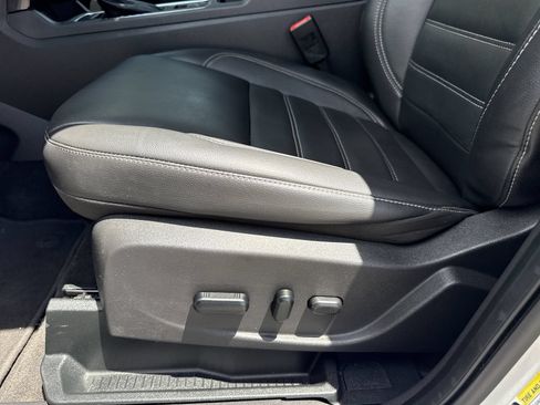 Used 2019 Ford Escape Titanium AWD/4WD image 17