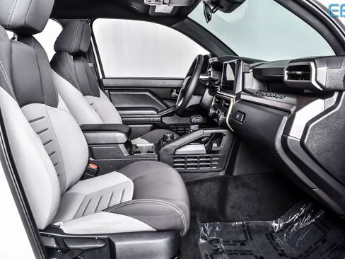 Used 2025 Toyota Tacoma TRD Off-Road image 23