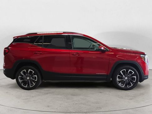 Certified 2022 GMC Terrain SLT w/ Infotainment Package II AWD/4WD image 4