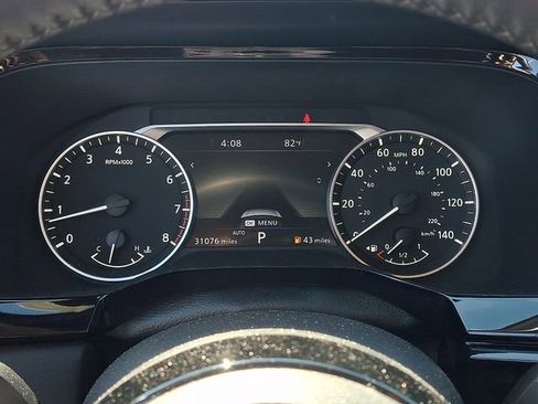 Used 2024 Nissan Pathfinder SL w/ Black Appearance Package AWD/4WD image 15