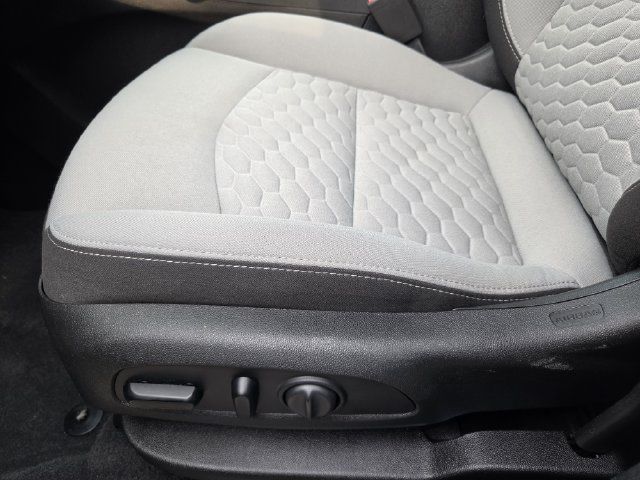 Used 2020 Chevrolet Equinox LT AWD/4WD image 21