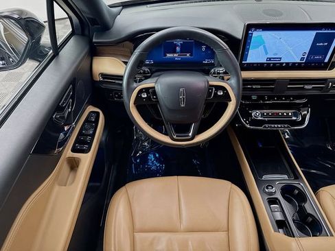 Used 2023 Lincoln Corsair Reserve image 22