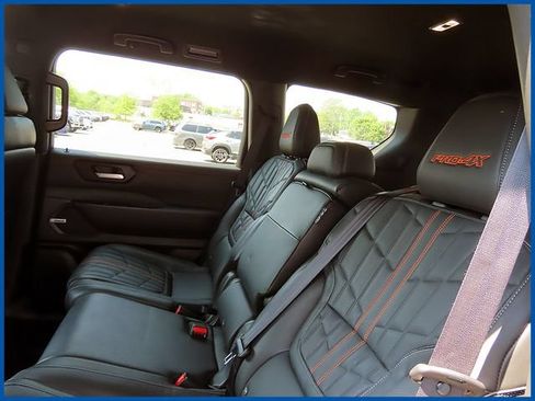 Used 2025 Nissan Armada PRO-4X AWD/4WD image 10