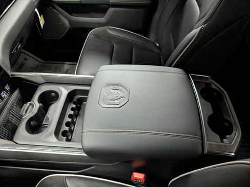 New 2026 RAM 1500 Laramie AWD/4WD image 17