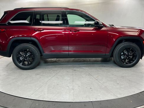 New 2026 Jeep Grand Cherokee Altitude AWD/4WD image 6