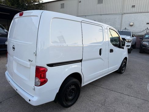 Used 2021 Nissan NV200 SV image 2