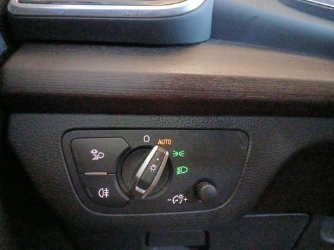 Used 2021 Audi Q5 Premium w/ Convenience Package image 22