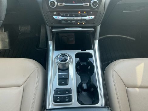 Used 2020 Ford Explorer XLT w/ Equipment Group 202A RWD image 20