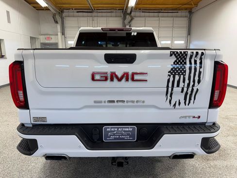 Used 2019 GMC Sierra 1500 AT4 w/ AT4 Premium Package AWD/4WD image 3