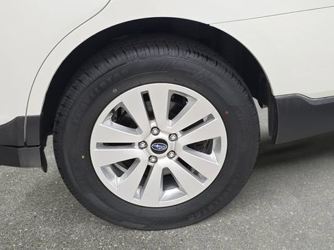 Used 2019 Subaru Outback 2.5i Premium AWD/4WD image 32
