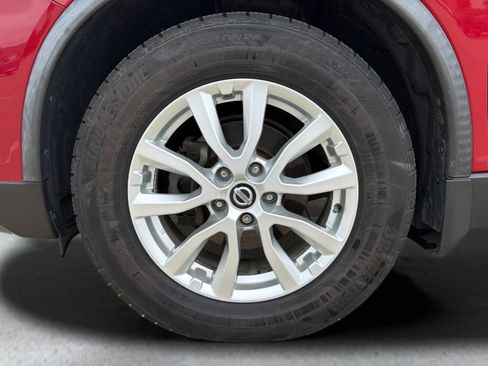 Used 2017 Nissan Rogue SV w/ SV Premium Package AWD/4WD image 27