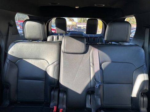 Used 2016 Ford Explorer XLT w/ Equipment Group 202A image 26