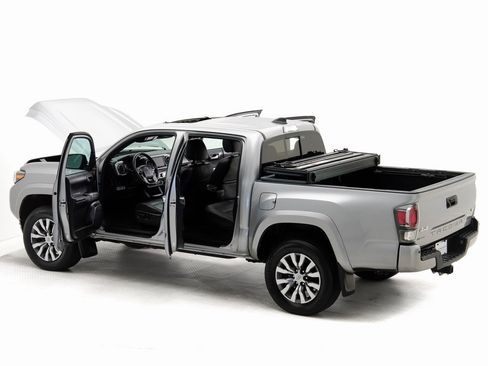 Used 2021 Toyota Tacoma Limited image 33