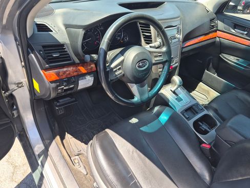 Used 2011 Subaru Outback 3.6R Limited w/ PWR Moonroof Pkg AWD/4WD image 17