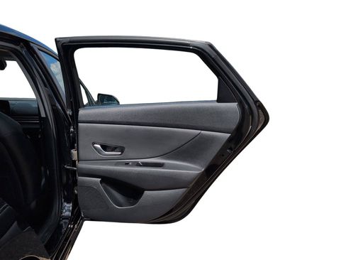 Used 2023 Hyundai Elantra Limited FWD image 18