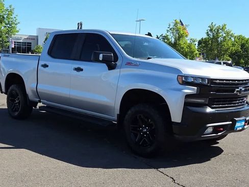 Used 2020 Chevrolet Silverado 1500 LT Trail Boss AWD/4WD image 2