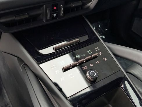 Certified 2025 Porsche Cayenne Turbo image 22