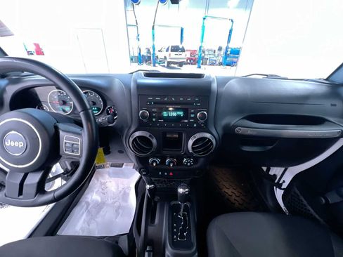 Used 2016 Jeep Wrangler Unlimited Sport w/ Connectivity Group AWD/4WD image 22