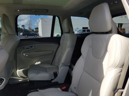 Used 2023 Volvo XC90 T8 Ultimate w/ Lounge Package AWD/4WD image 11