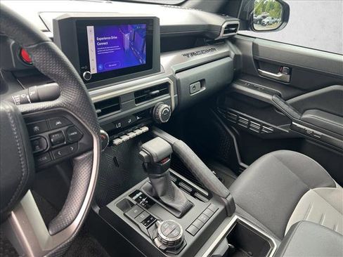 Used 2024 Toyota Tacoma TRD Off-Road AWD/4WD image 15