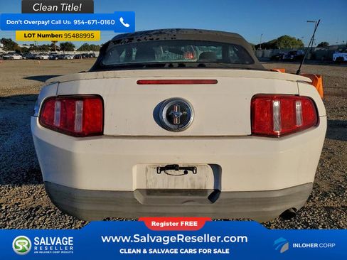Used 2010 Ford Mustang Convertible image 8