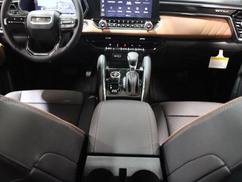 New 2026 GMC Canyon AT4 w/ Technology Plus Package AWD/4WD image 32