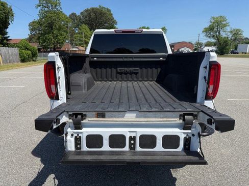 Used 2023 GMC Sierra 1500 SLT w/ SLT Premium Package AWD/4WD image 16