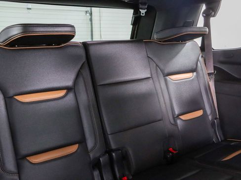 Used 2021 GMC Yukon AT4 w/ Technology Package AWD/4WD image 33