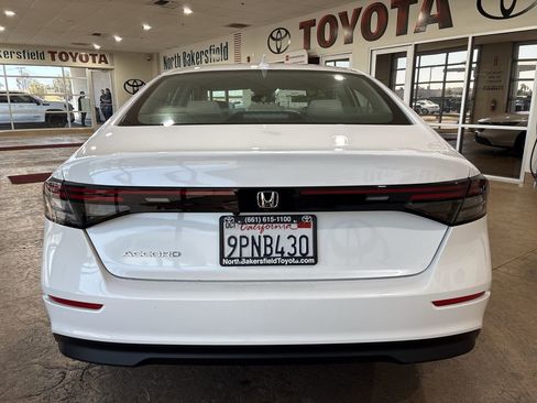 Used 2024 Honda Accord EX image 9