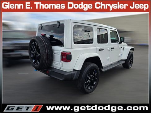 Used 2023 Jeep Wrangler Sahara w/ Safety Group image 7