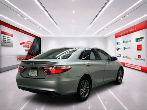Used 2016 Toyota Camry SE FWD image 7