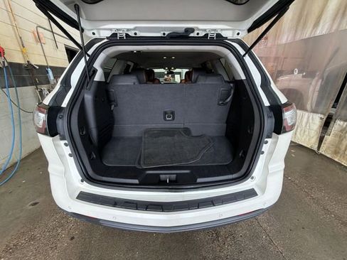 Used 2015 Chevrolet Traverse LT image 24