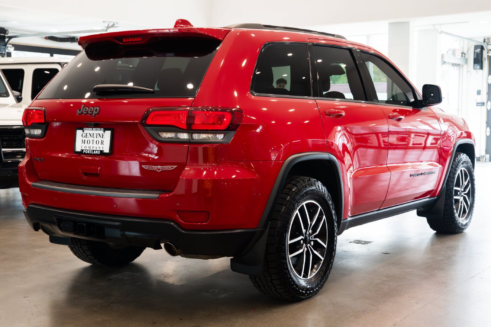 Used 2021 Jeep Grand Cherokee Trailhawk w/ Trailhawk Luxury Group AWD/4WD image 4