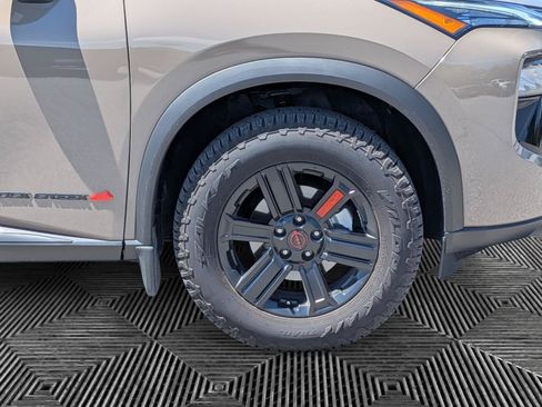 Used 2026 Nissan Rogue SV AWD/4WD image 9