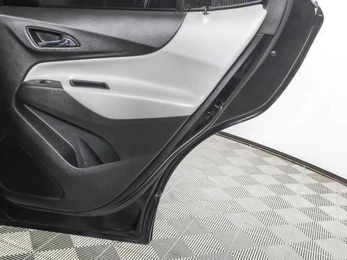 Used 2022 Chevrolet Equinox LS image 41