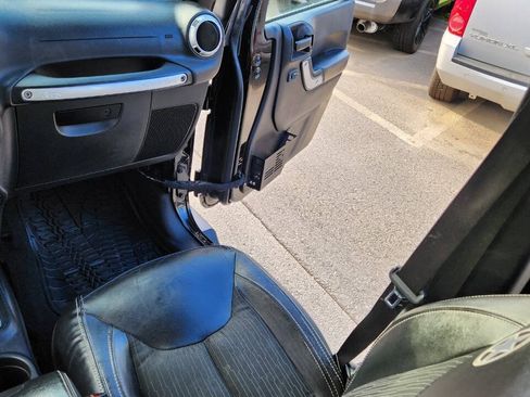 Used 2014 Jeep Wrangler Unlimited Sport AWD/4WD image 38