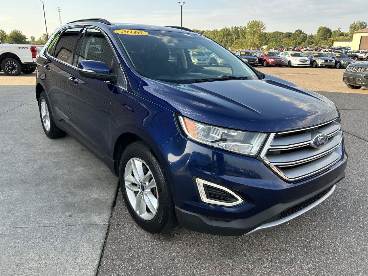 Used 2016 Ford Edge SEL w/ Class II Trailer Tow Package AWD/4WD image 3
