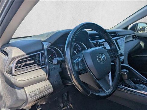 Used 2019 Toyota Camry SE FWD image 7
