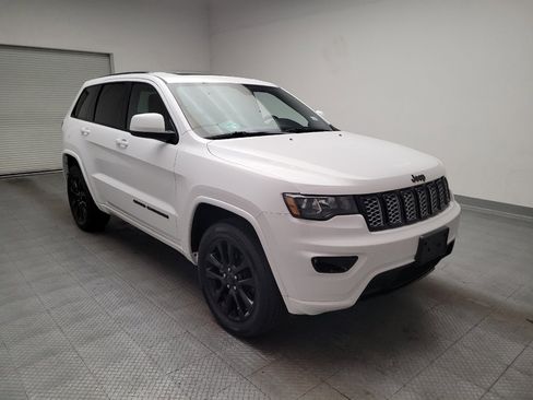 Used 2019 Jeep Grand Cherokee Altitude RWD image 13