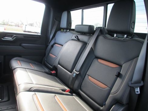 Certified 2025 GMC Sierra 2500 AT4 image 22